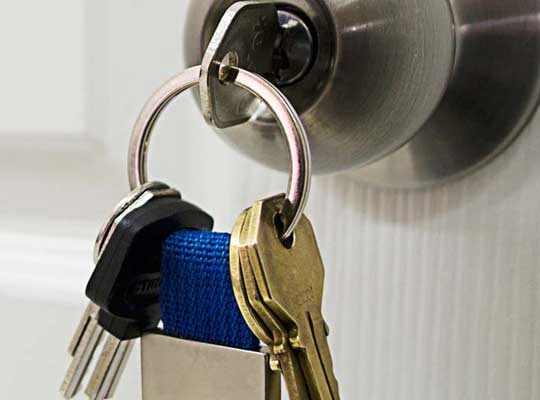 ¿Qué debe hacer cuando no encuentra las llaves de la casa?