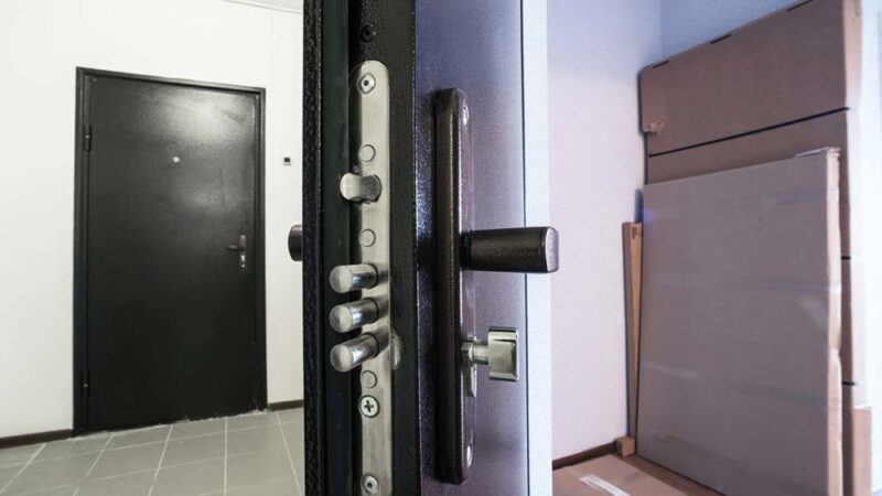 ¿Por qué una puerta blindada es necesario en un piso?
